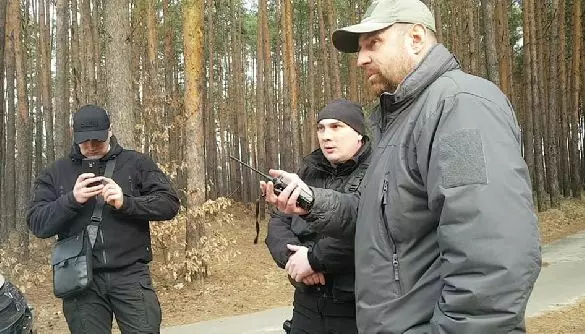 Журналистов программы "Наші Гроші" бойцы "Шторма" захватили и удерживали в лесу. Фото: detector.media