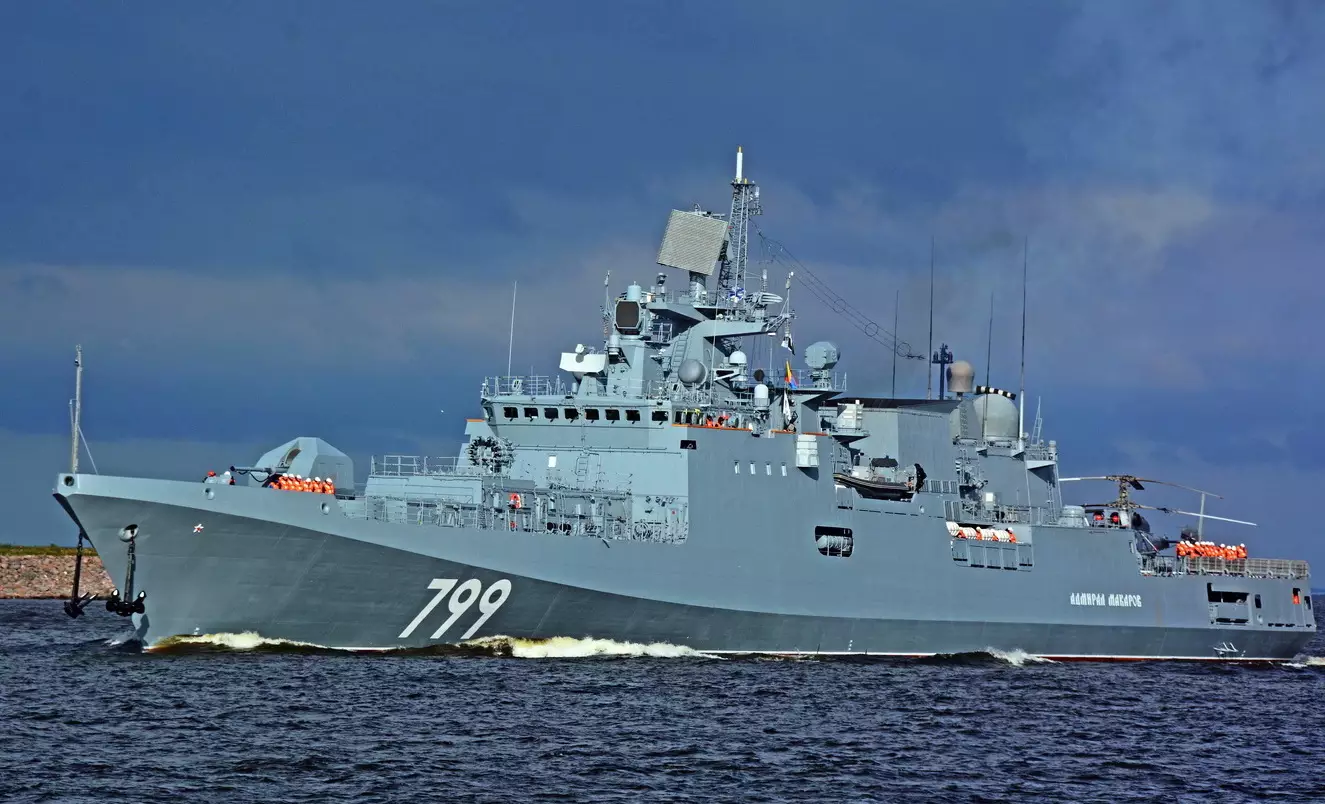 Россия проводит в Черном море учения, в которых участвует фрегат ЧФ РФ Адмирал Макаров