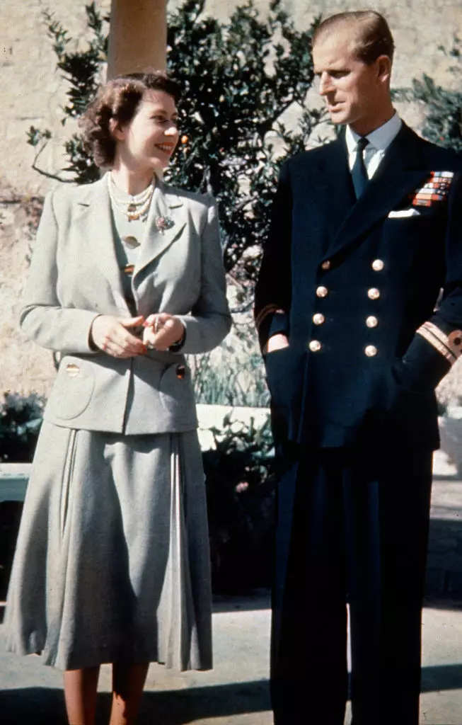 Королева Елизавета II и принц Филипп на Мальте в 1947 году