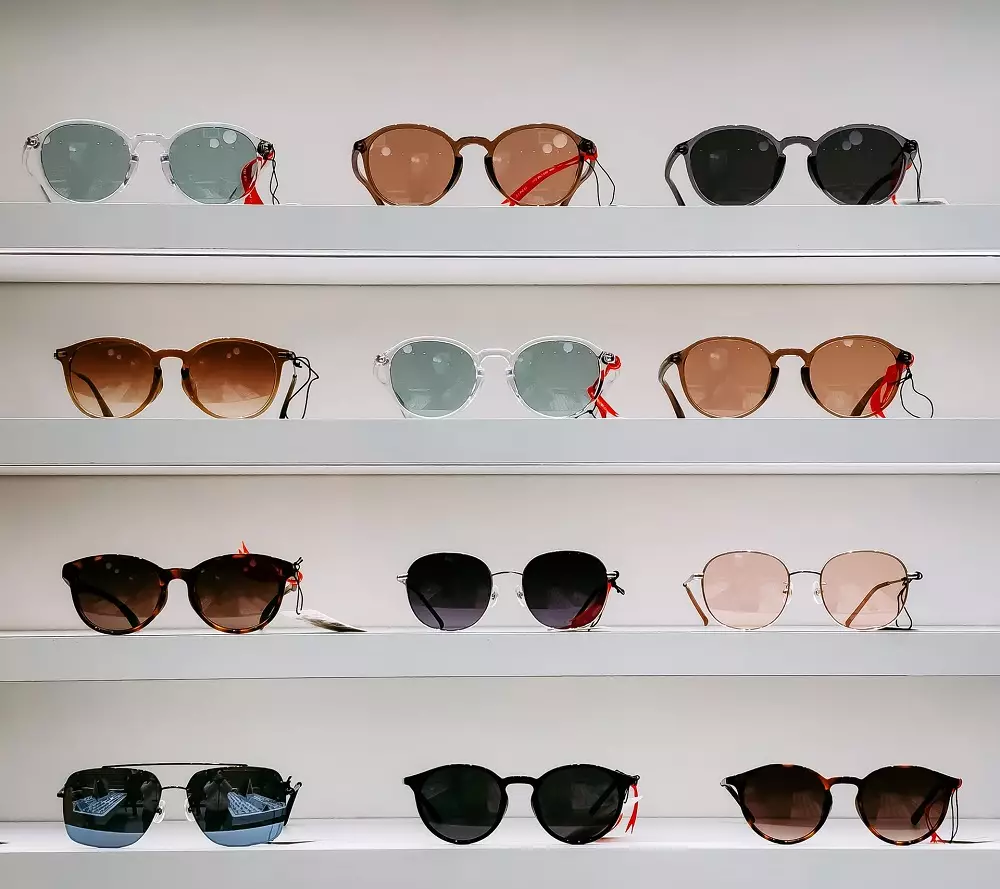 Цветные фильтры линз в очках помогают четче видеть в разную погоду