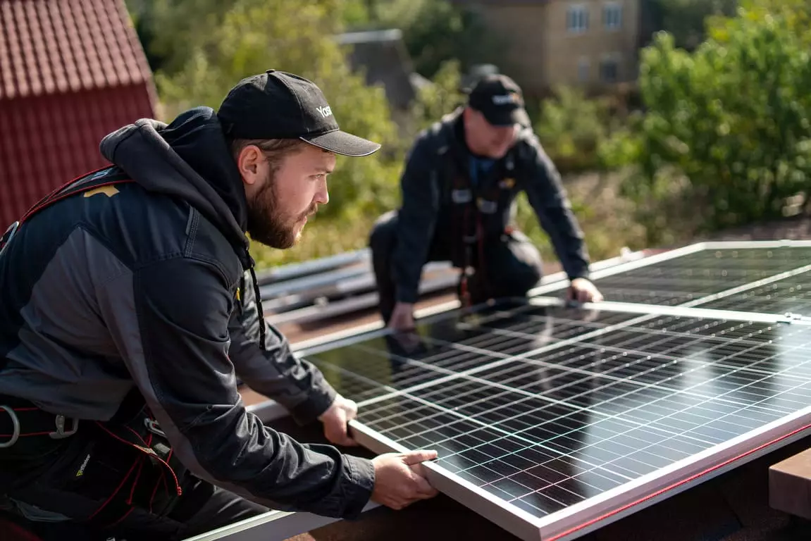 У Києві, Дніпропетровській та Донецькій областях, де YASNO постачає електроенергію населенню, працюють понад 5 тисяч домашніх сонячних електростанцій