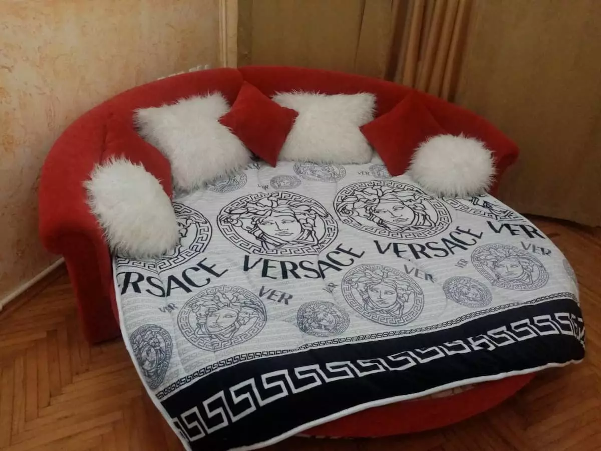 Спальня "найдорожчої" квартири на Airbnb