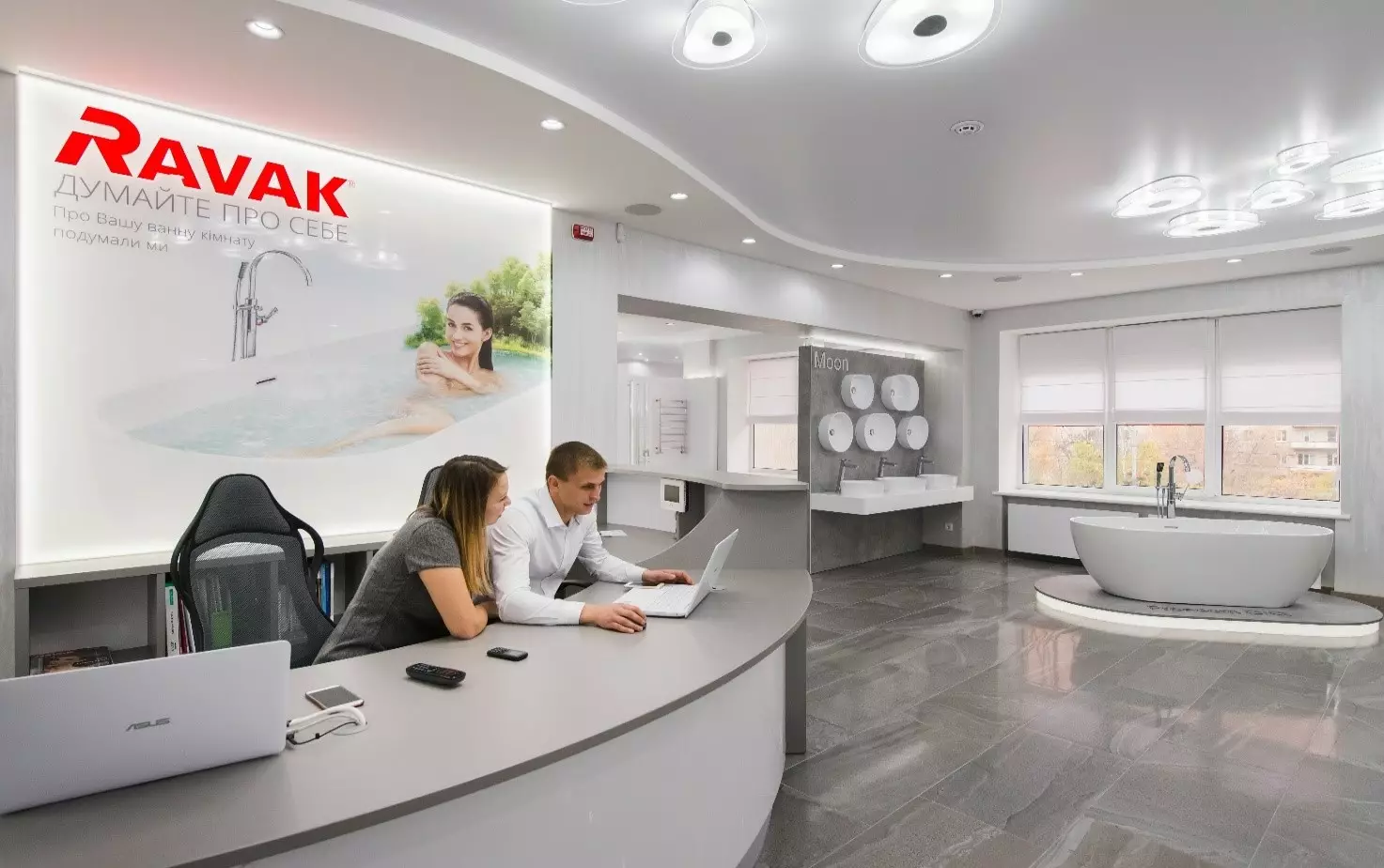 В фирменных салонах RAVAK каждый посетитель может получить профессиональную консультацию