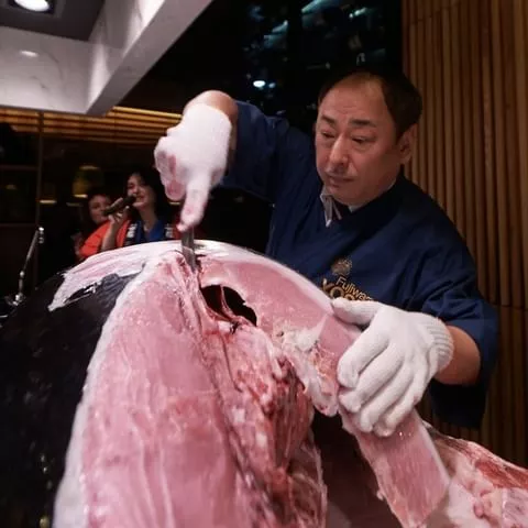 "День тунця" і шеф-кухар Фудзівара Йошіхіро