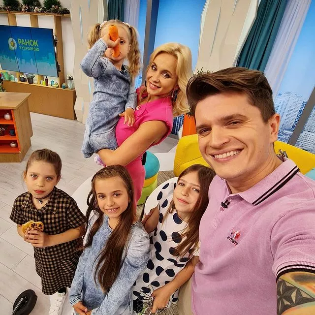 Анатолій Анатоліч і Лілія Ребрик з дітьми