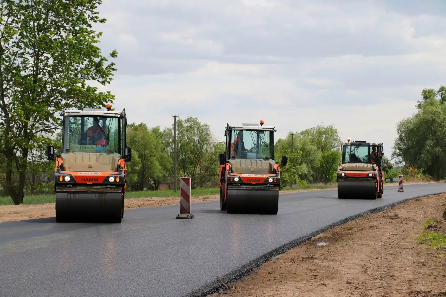 Как проходит ремонт дорог. Фото: Черниговская ОГА