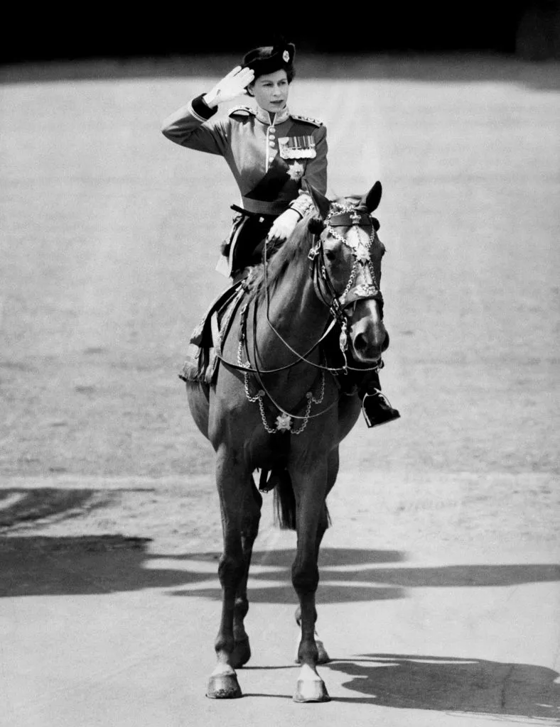 Королева Єлизавета II на першій церемонії Trooping the Colour, 1952 рік