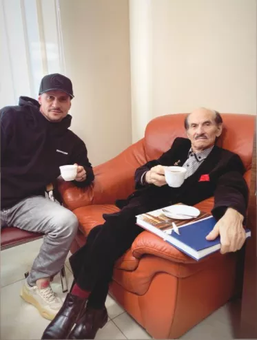 Грег Чапкіс опублікував фото зі своїм знаменитим батьком