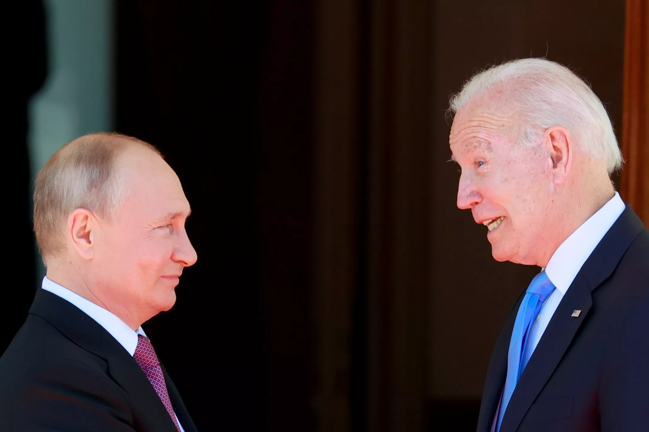 Владимир Путин и Джо Байден на встрече в Женеве. Фото: REUTERS/ELO