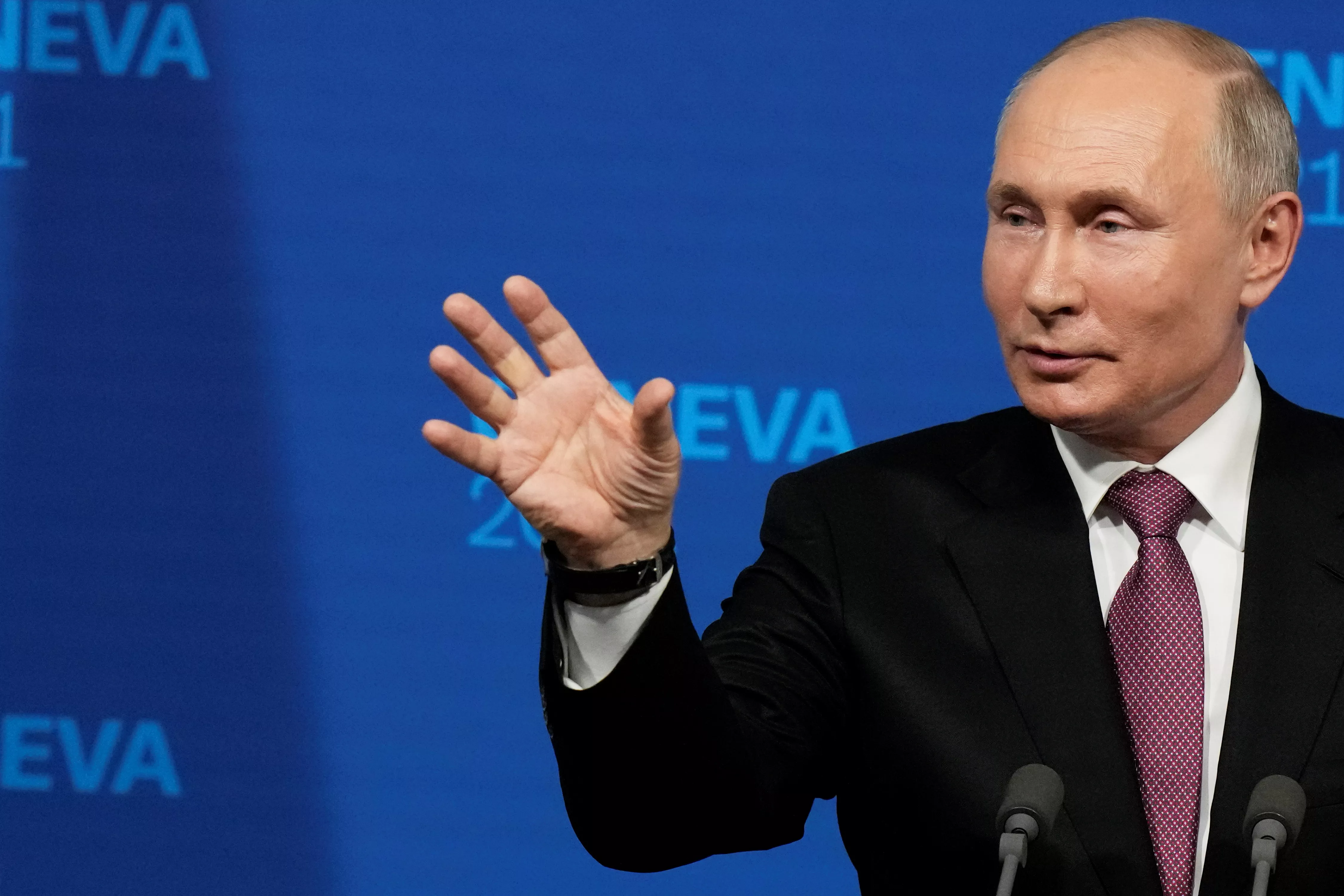 Президент РФ Владимир Путин отвечает на вопросы журналистов. Фото: Alexander Zemlianichenko/Pool via REUTERS