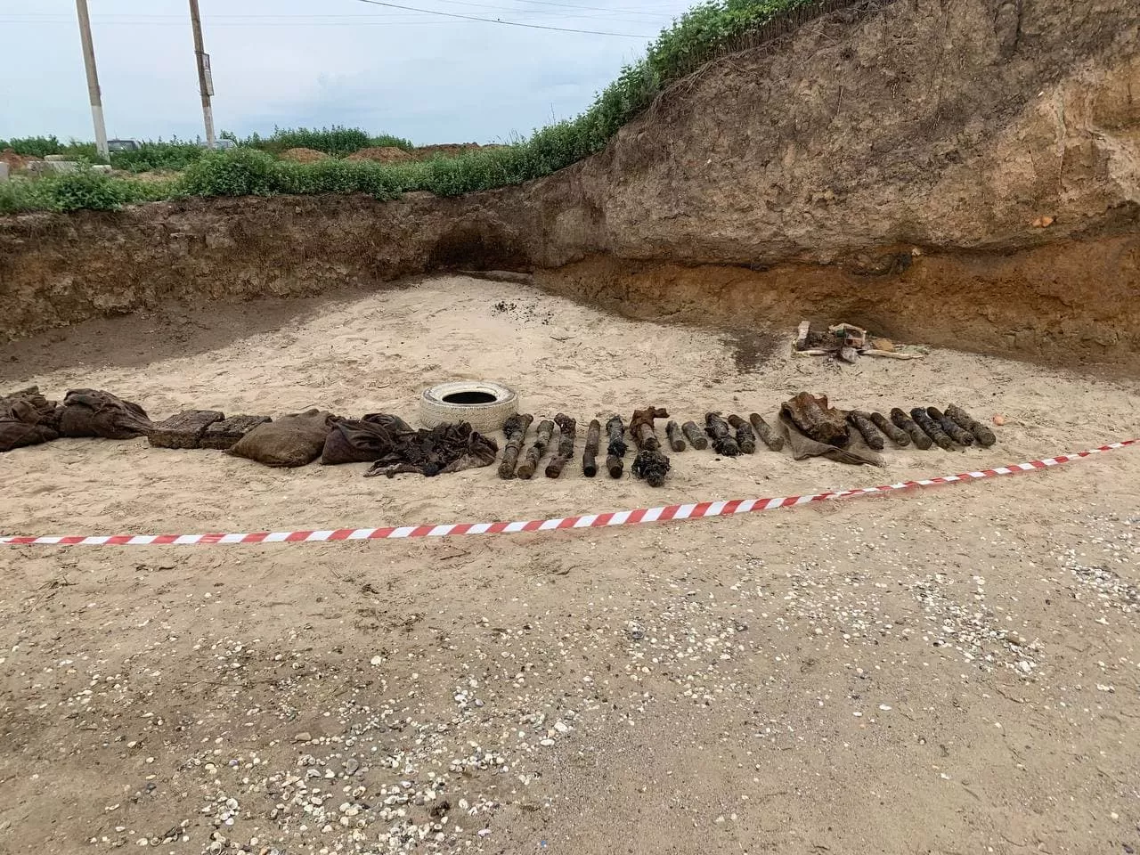 Боєприпаси знайдені поблизу курортного селища Лебедівка. Фото: пресслужба ГУ ДСНС в Одеській області