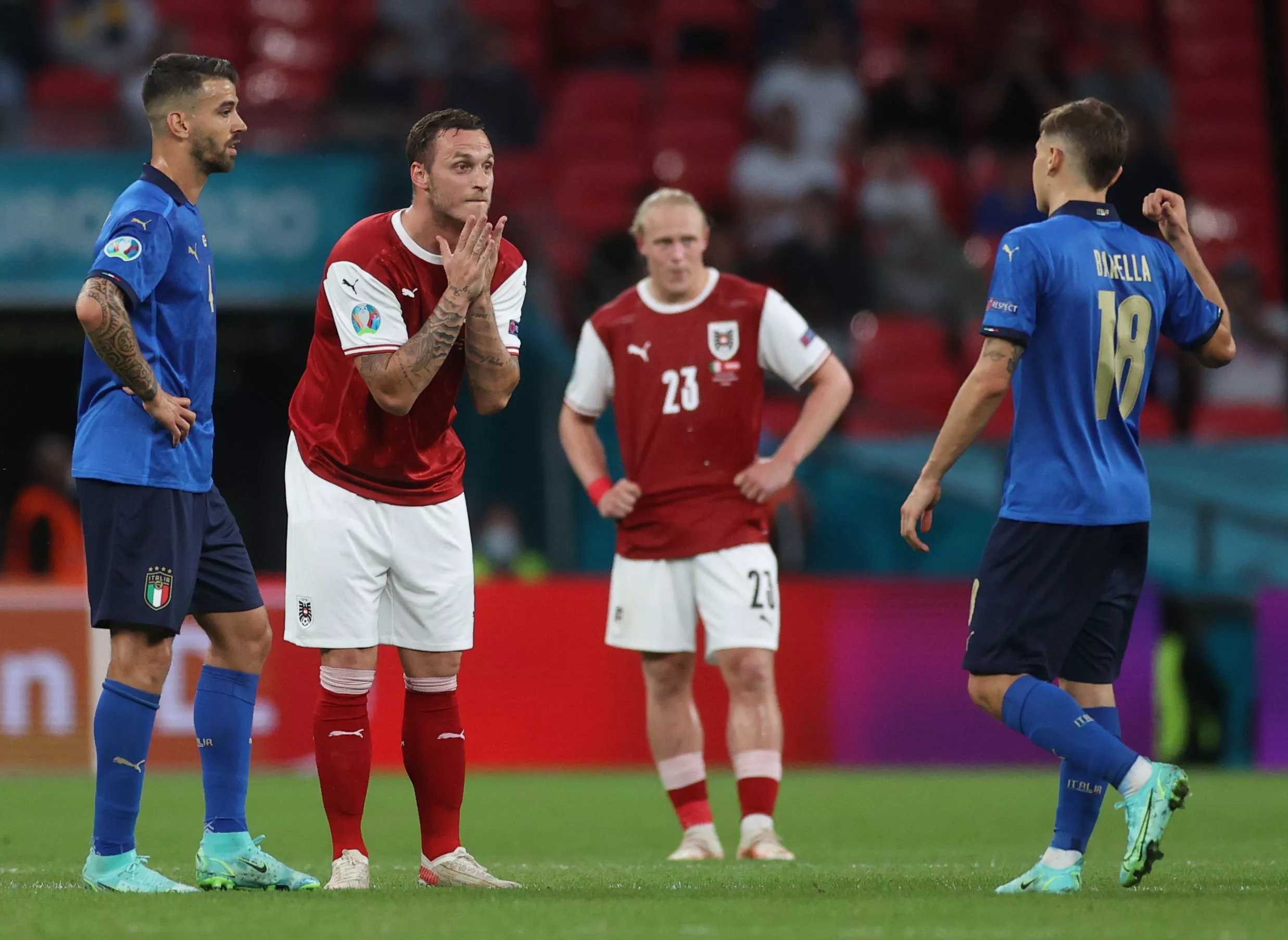 Марко Арнаутович не согласен с рефери в матче с Италией