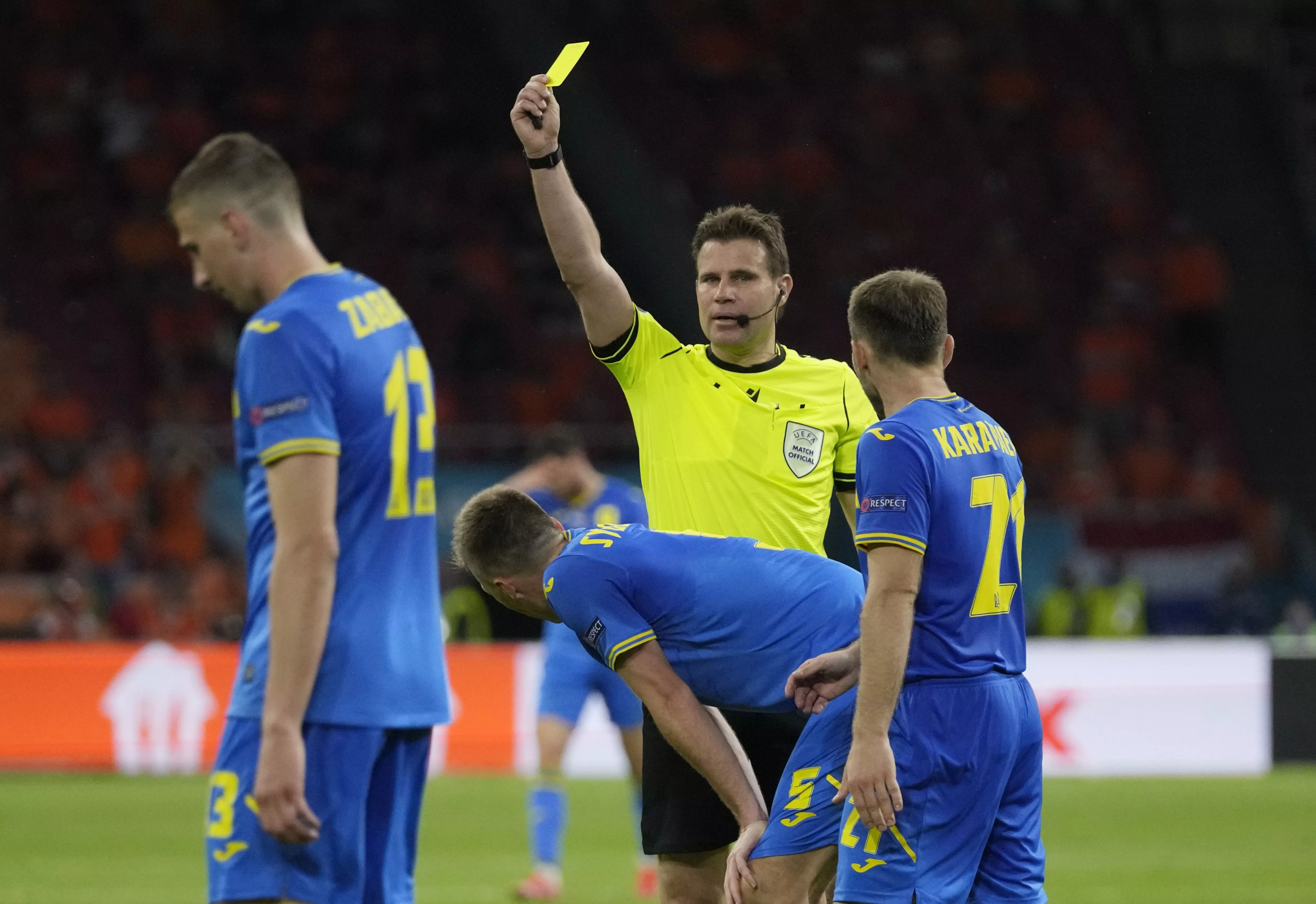 Брих показав жовту картку Сидорчуку в матчі України та Нідерландів