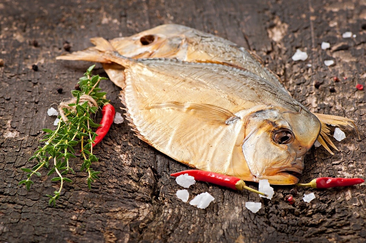 Любов до солоної і в'яленої риби може обернутися ботулізмом та іншими інфекціями