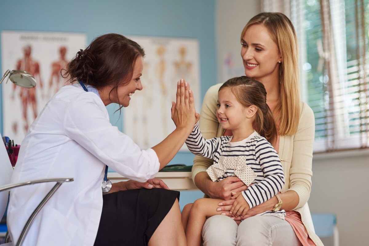 Регулярні профілактичні огляди педіатра допоможуть підтримати імунітет дитини