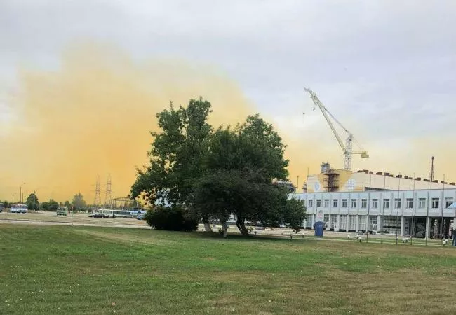 Завод після вибуху. Фото: Чарівне.інфо
