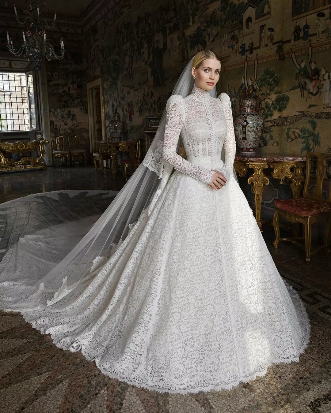 Леди Китти Спенсер в свадебном платье от Dolce & Gabbana