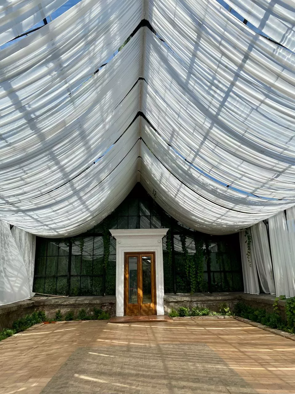 Выставочный зал в обновленной оранжереи на ВДНХ