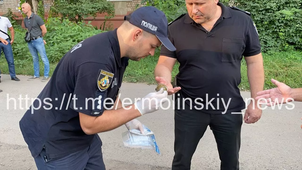 Поліція працює на місці вибуху у Кривому Розі / t.me/ermolinskiy_news