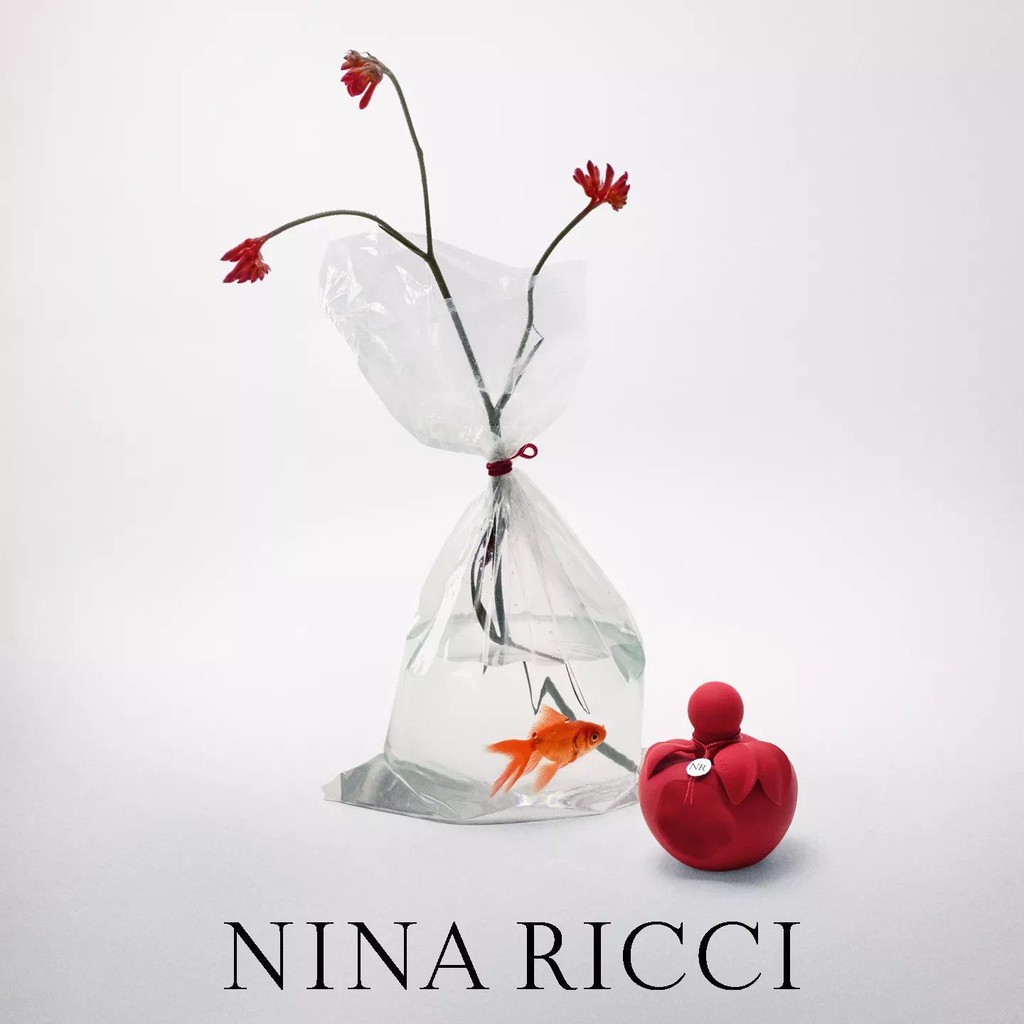 Рекламная кампания парфюма Nina Ricci Nina Extra Rouge