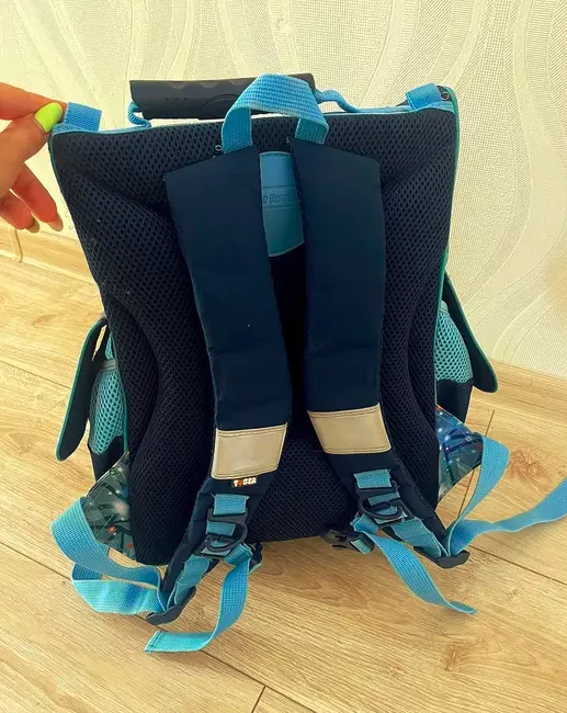 Вибирайте рюкзак з ортопедичною спинкою