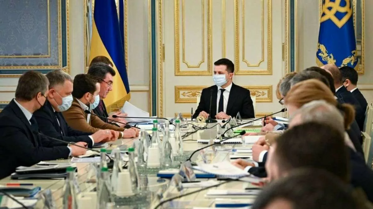 Під час нашого інтерв'ю, Данилов неодноразово повторив: у президента України є намір впритул зайнятися регіональною політикою і ефективною роботою громад.