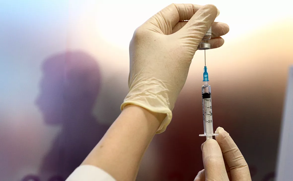 Вакцина предотвратила заболевание COVID-19 у 66% вакцинированных / Фото: РБК
