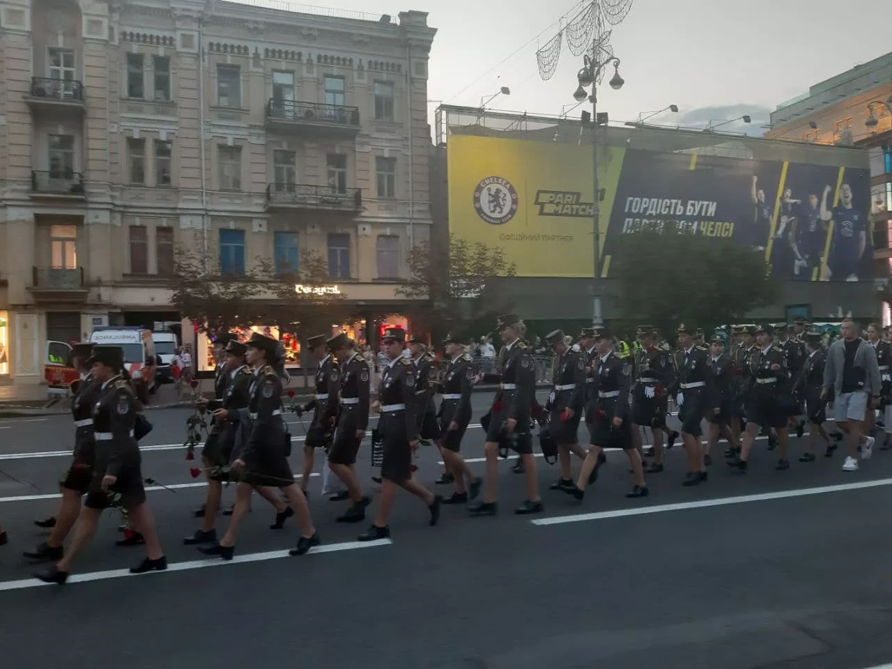 Украинские курсантки на генеральной репетиции были на каблуках