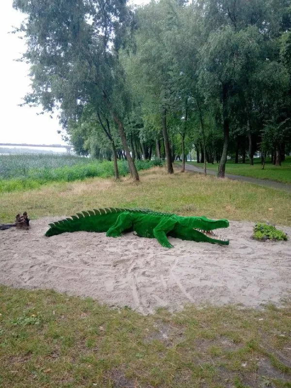 Крокодил уже полюбился местным жителям. Фото: КП СЗН Оболонского района