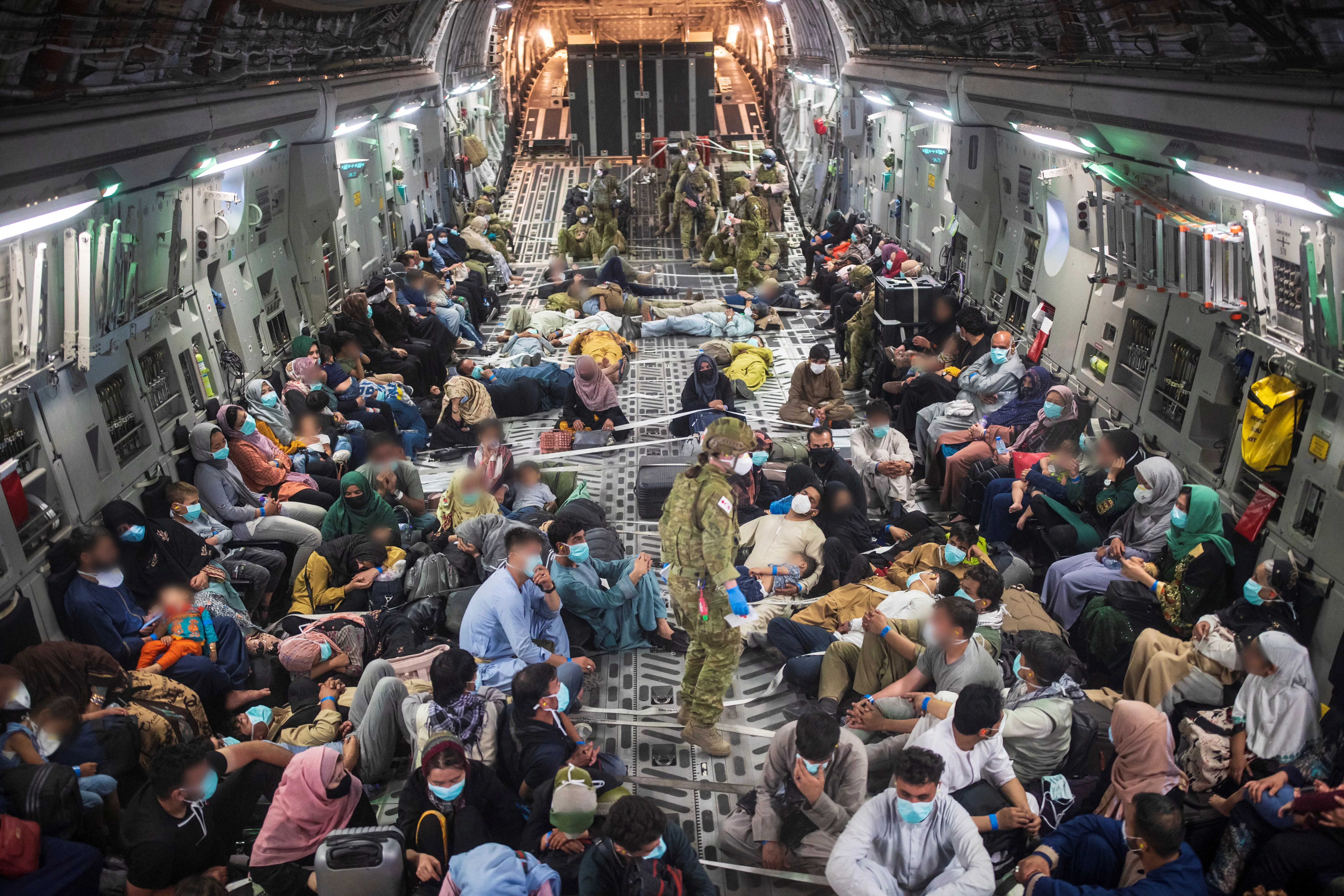 Последний борт австралийцев, который вывез несколько сотен афганцев / Фото Reuters