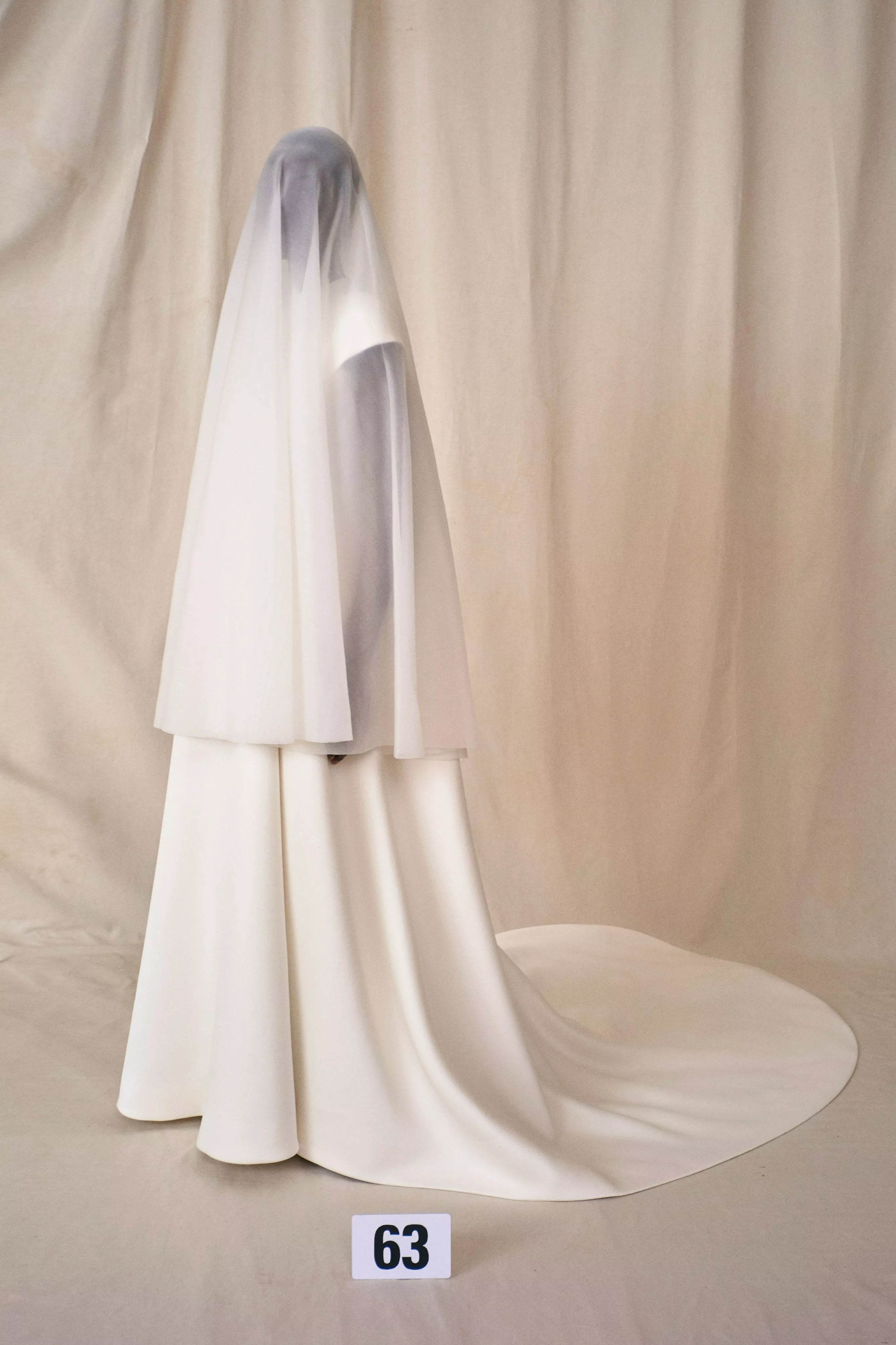 Свадебное платье Balenciaga Fall Couture 2021