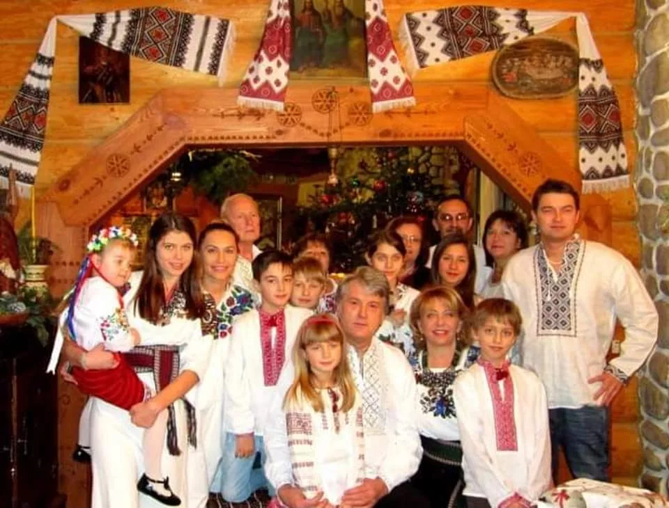 Большая семья Виктора и Екатерины Ющенко
