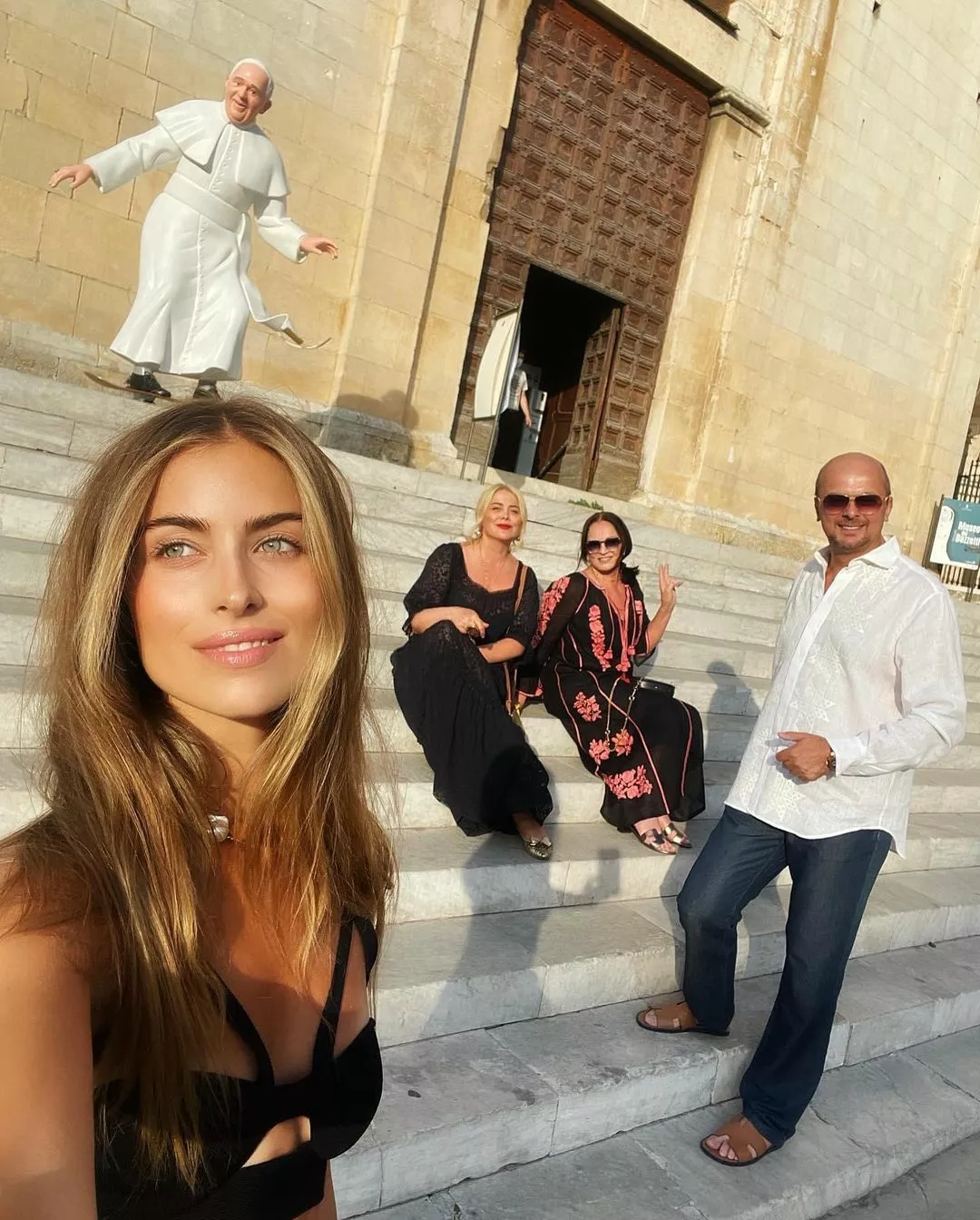 София Ротару с семьей в Италии