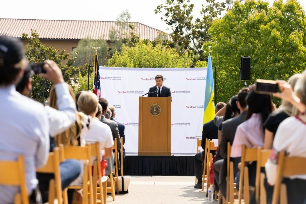 Президент Украины Владимир Зеленский выступил с лекцией в Стэнфордском университете. Фото: president.gov.ua
