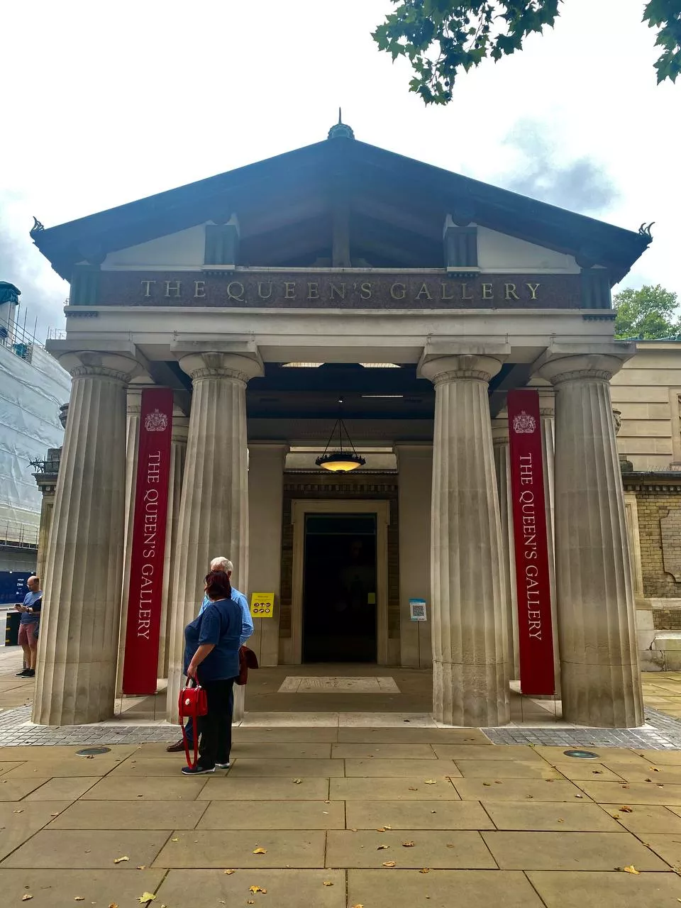 The Queen Gallery неподалеку Букингемского дворца