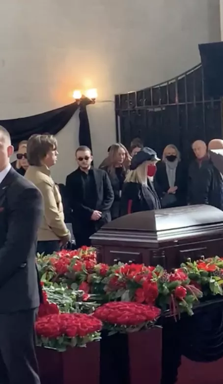 Алла Пугачева на похоронах Бориса Краснова
