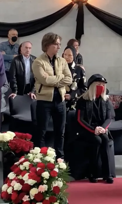 Алла Пугачева и Максим Галкин на церемонии прощания с Борисом Красновым