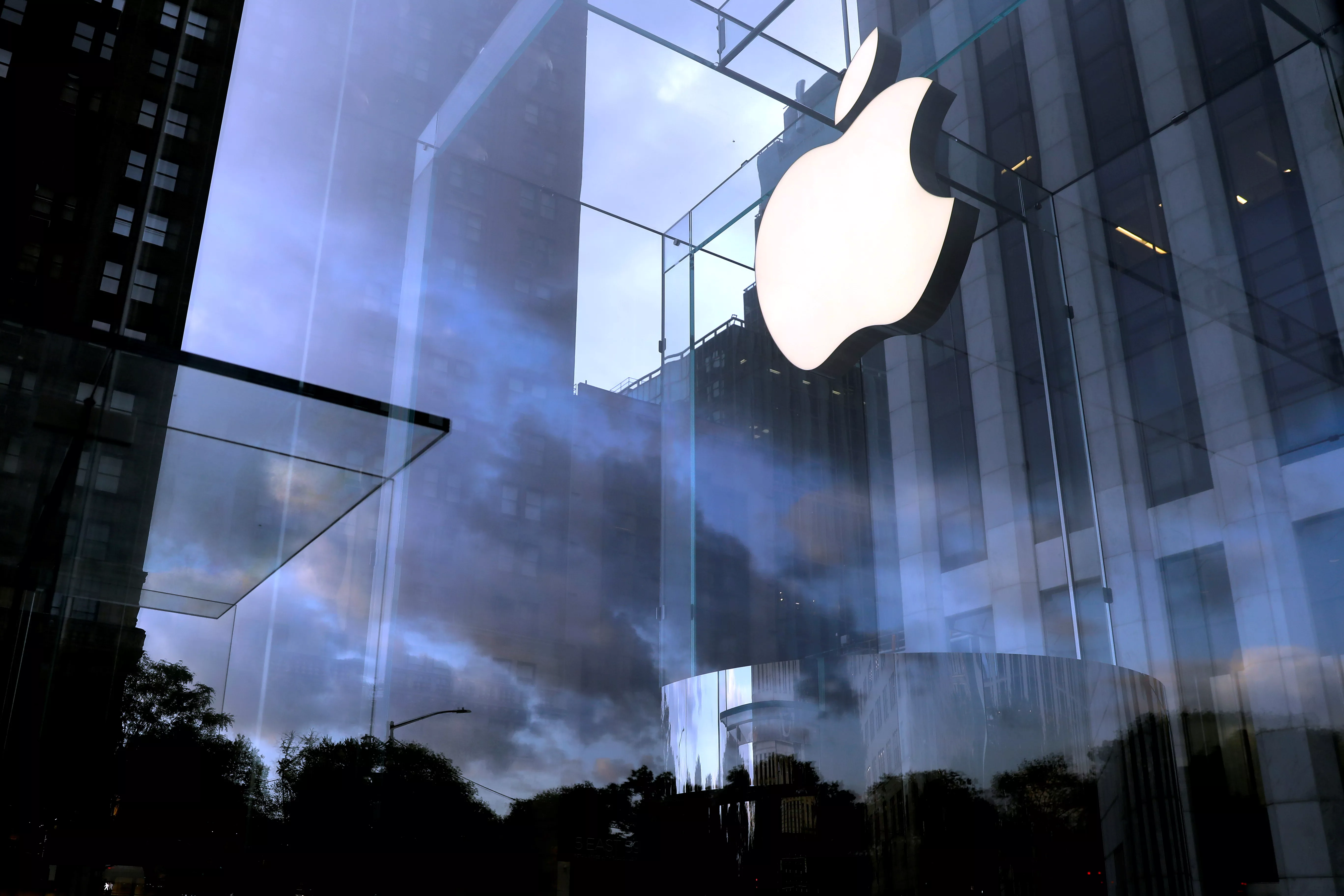 Apple відкупиться від розробників за 100 млн доларів