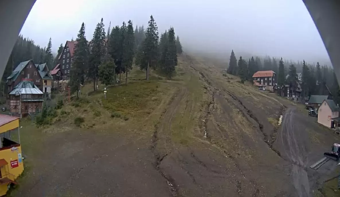 На высокогорном горнолыжном курорте Драгобрат выпал снег. Фото "Сегодня".