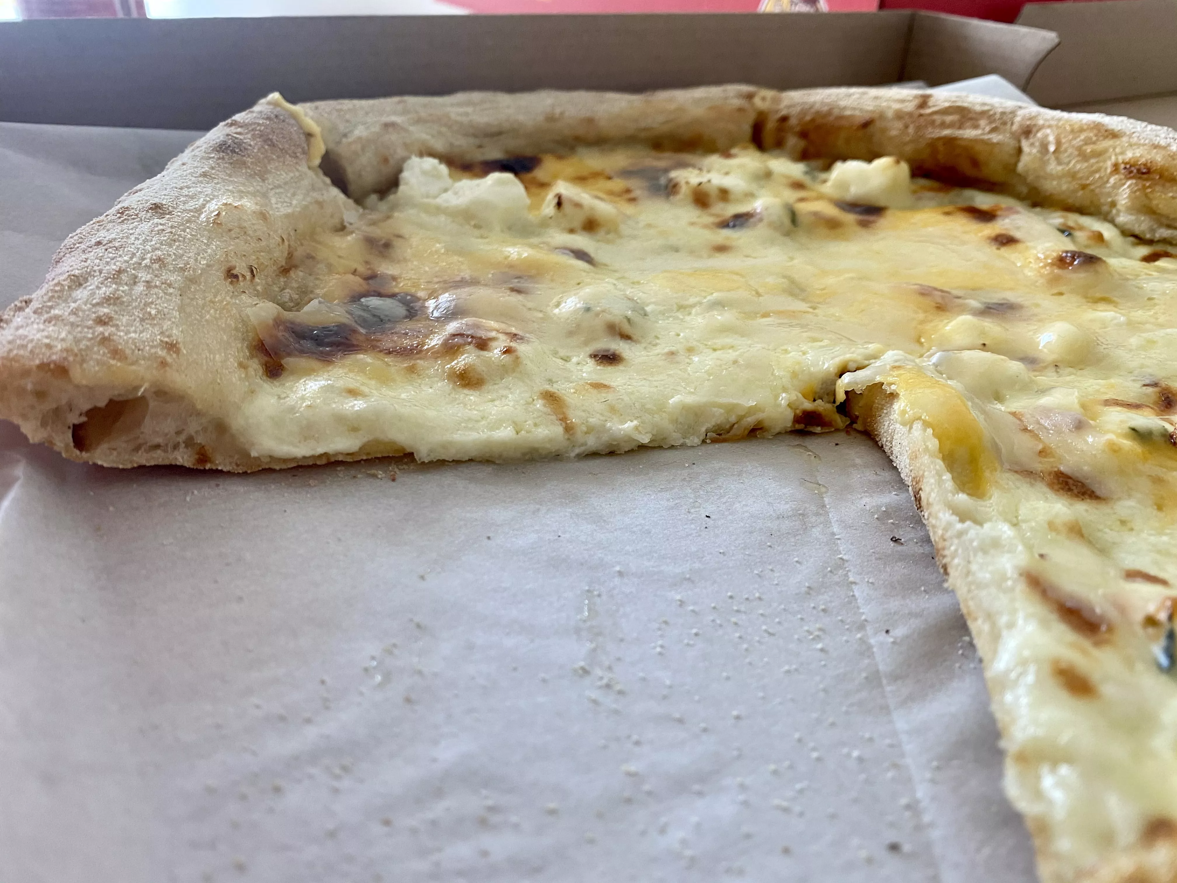 В пицце "Сиррррррр" было максимум сыра