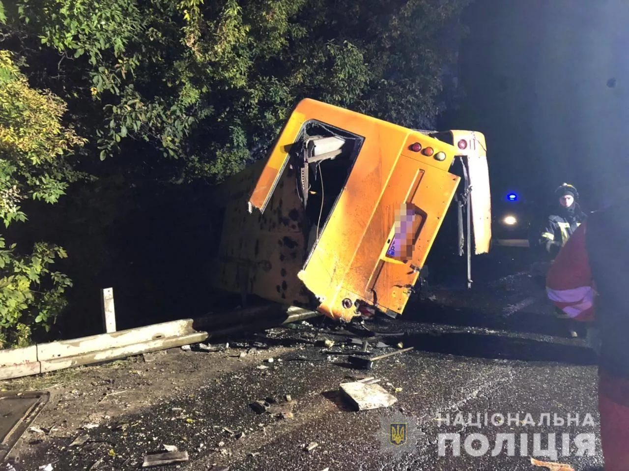 Водій фури зіткнувся з маршруткою, коли та зробила зупинку/Фото: ГУНП в Одеській області
