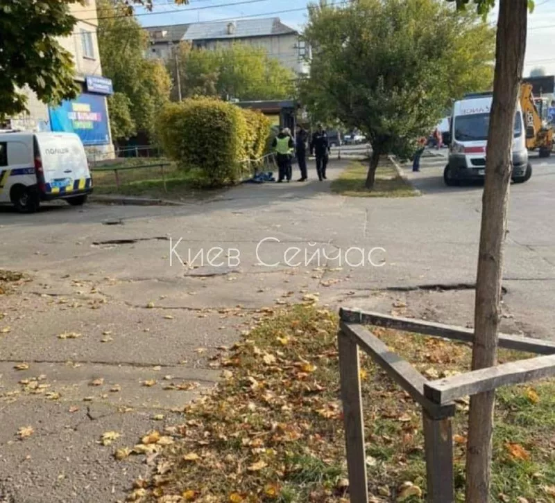 У Дніпровському районі столиці знайшли мертвого чоловіка