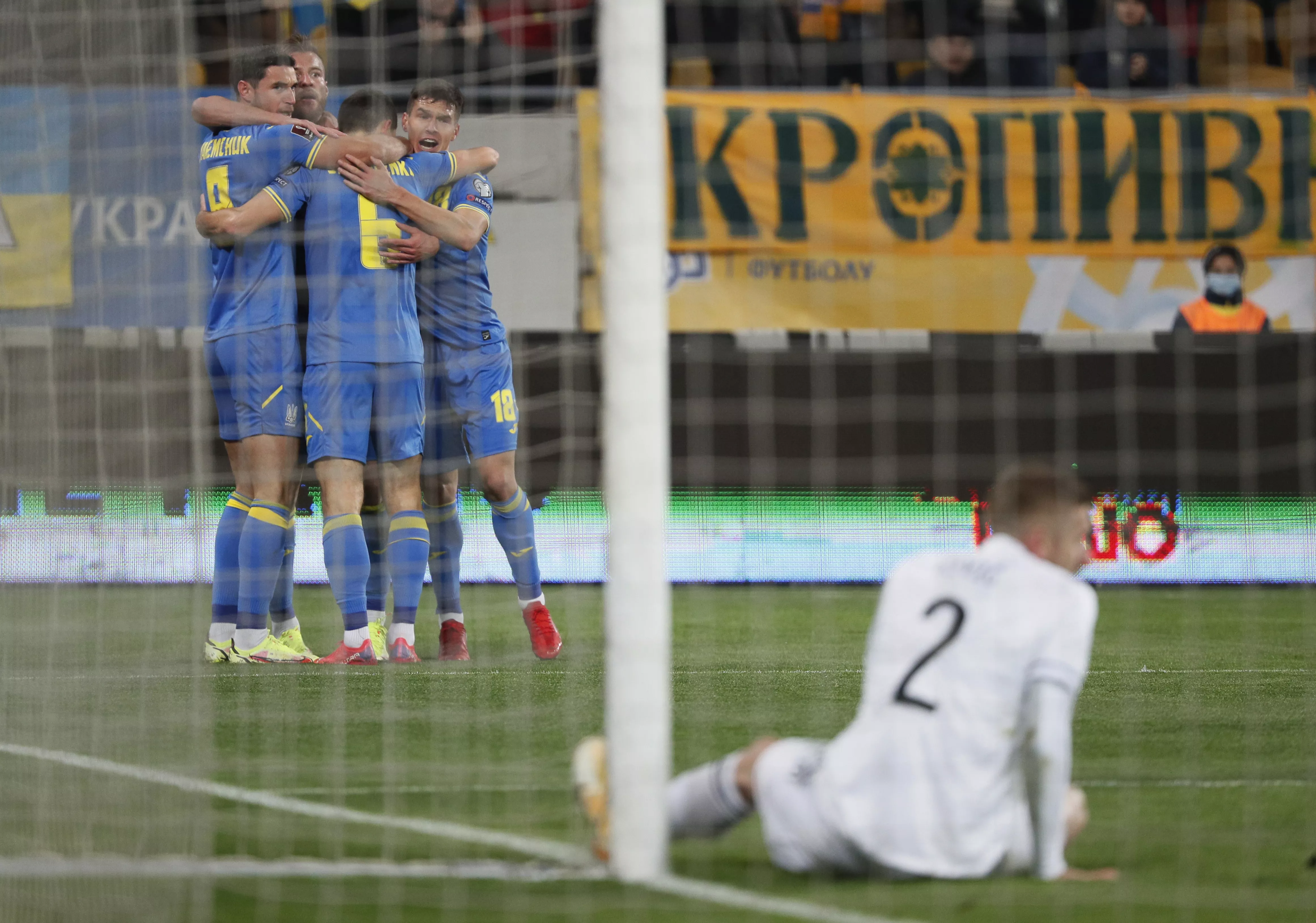 Украинцы первыми открыли счет в матче против Боснии