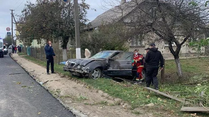 Кроме водителя, в салоне автомобиля находился его 13-летний сын/Фото: Facebook/Kostyantyn Andriyuk