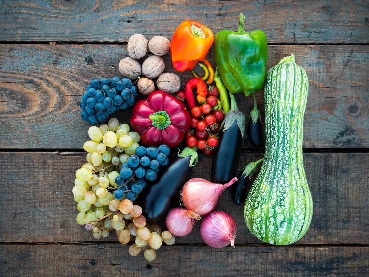 Содержащиеся во фруктах и овощах полифенолы снижают вред окислительного стресса, и не только