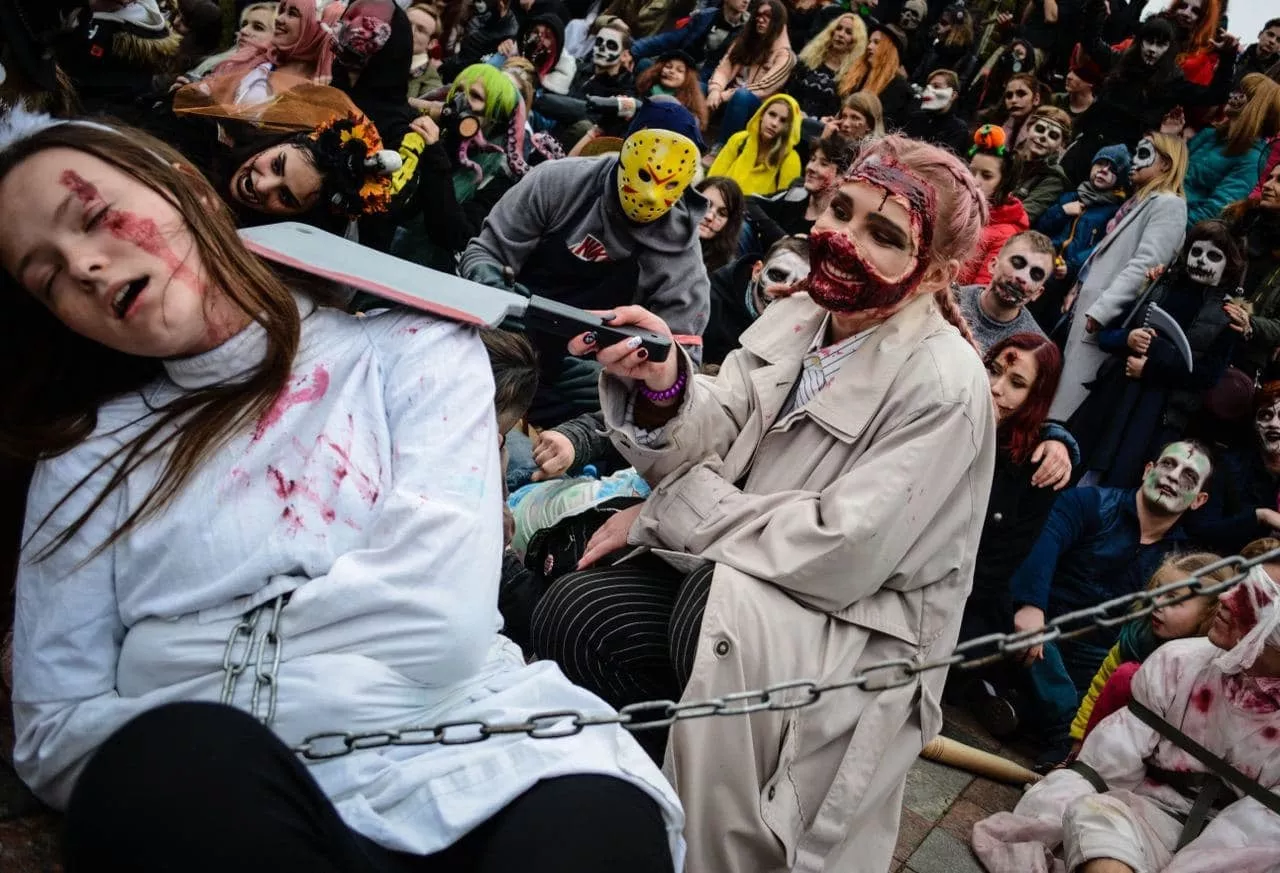 Пока неизвестно состоится ли ежегодный парад зомби. Фото: Дмитрий Ткаченко