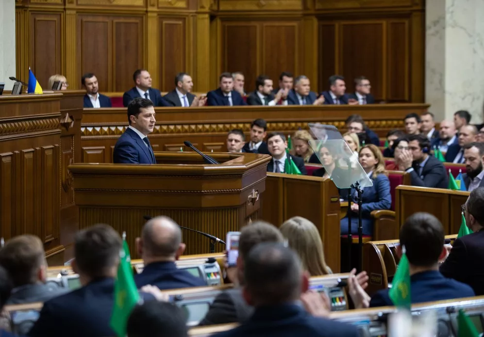 В Украине исполнительная власть – президент и правительство. Законодательная власть – парламент. Фото:  cherkassyrda.gov.ua