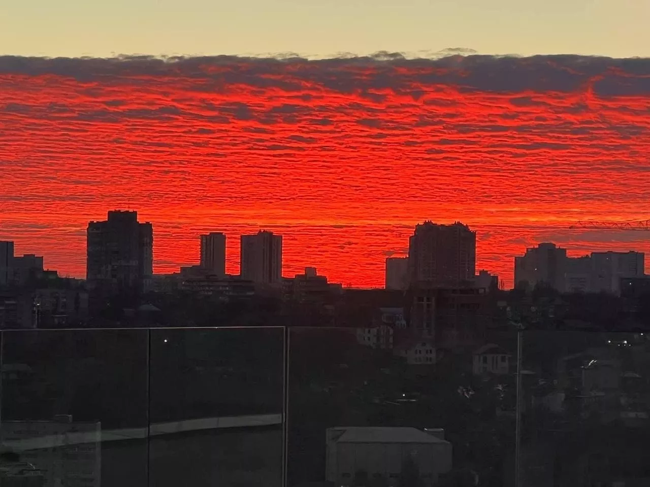 Захід сонця у Києві. Фото Telegram-каналу "Столиця".