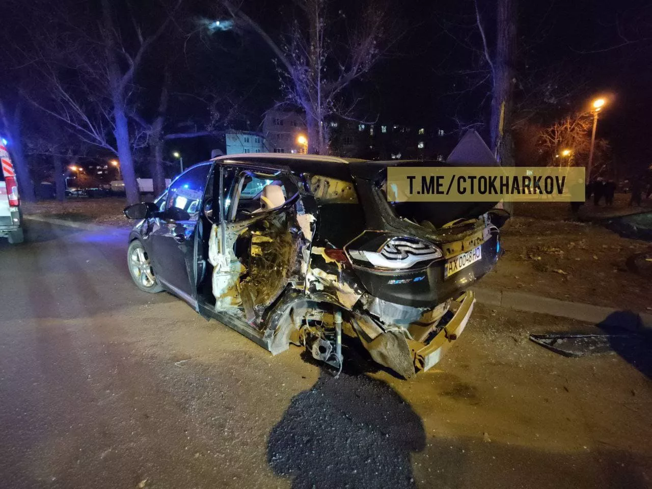 Авто врізалось в автомобіль, який був на дорозі/Фото: Telegram/Автомобільний Харків