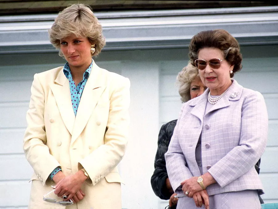 Принцесса Диана и королева Елизавета II в Винздоре, 31 мая 1987.